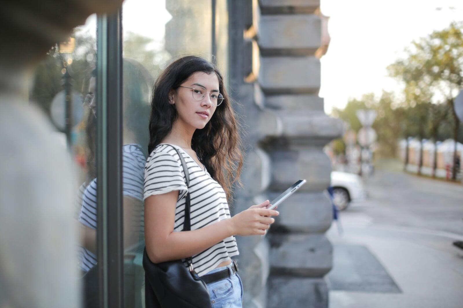 The Science Behind Anti-Reflective Coatings